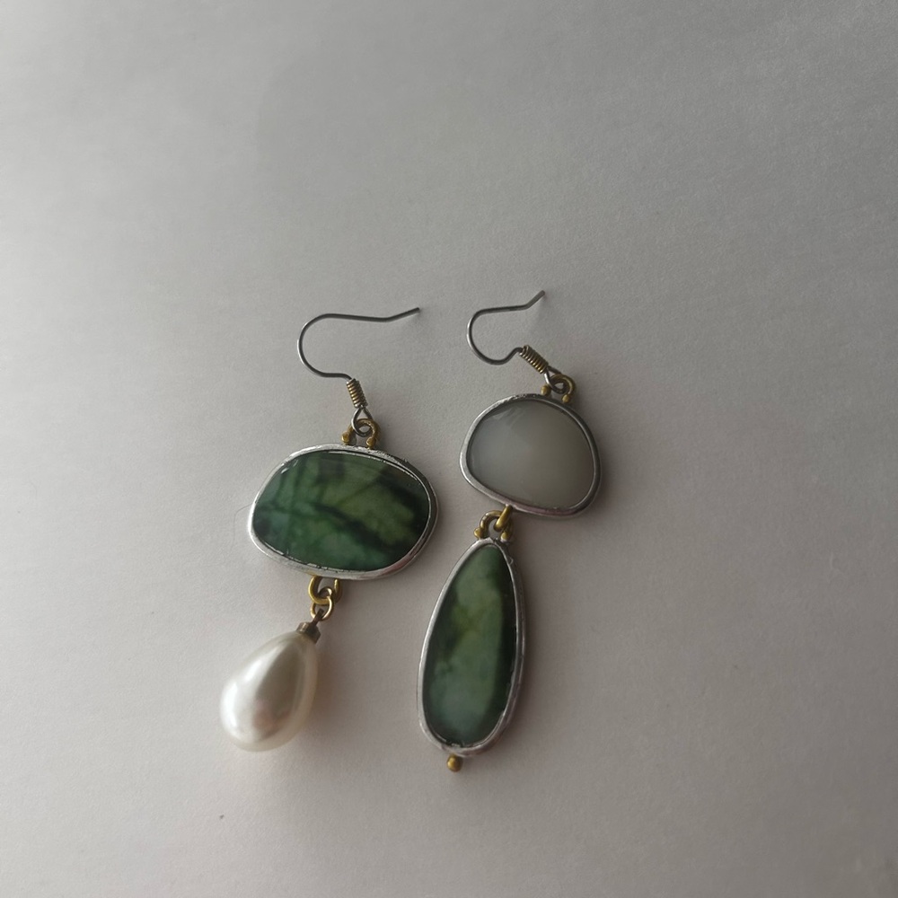 Silver And Gold Green and White Stone Drop Earrings Bohemian Elegant - Picture 4 of 6